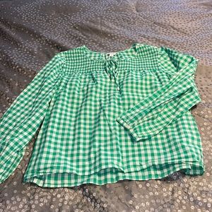 J Crew woman’s green & white gingham love sleeve shirt! Size medium